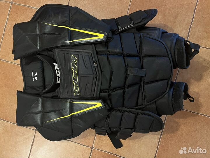 Вратарская хоккейная форма