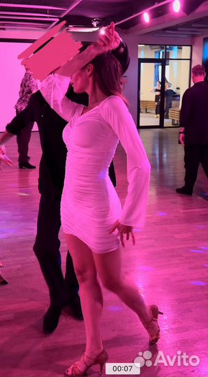 Платье белое латина