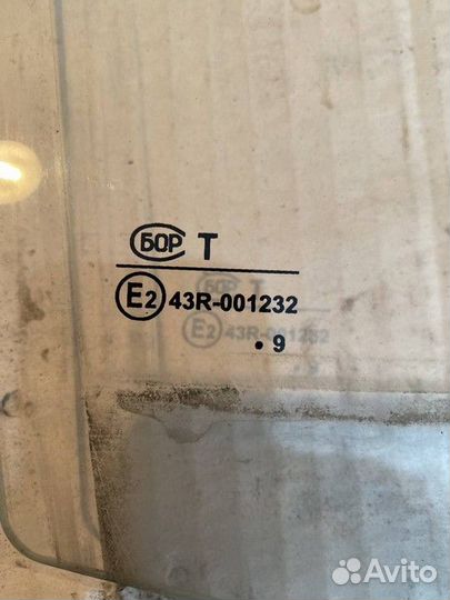 Стекло двери задней правой