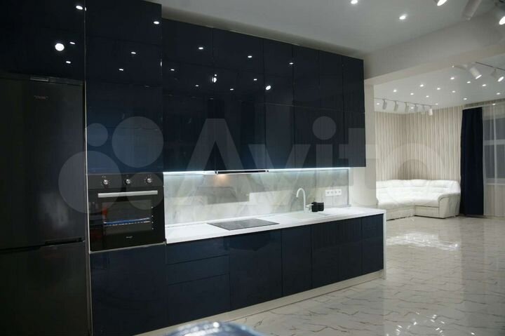 2-к. квартира, 102 м², 1/3 эт.