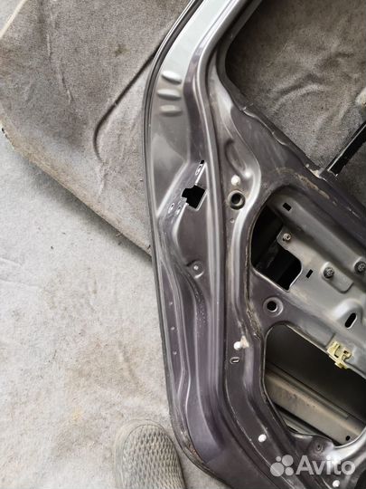 Задняя левая дверь от Рено Симбол