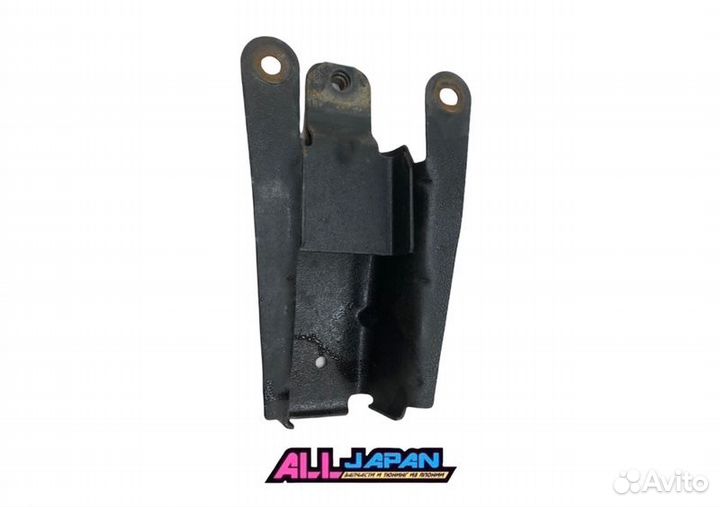 Кронштейн балки, проставка передний Mazda 3 Mps BK