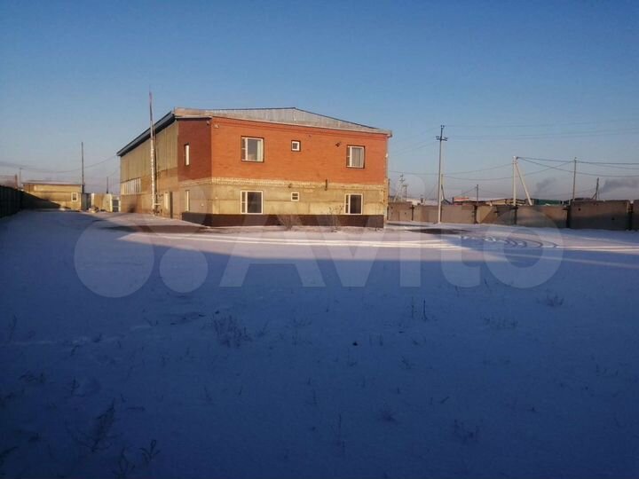 Машиноместо, > 30 м²
