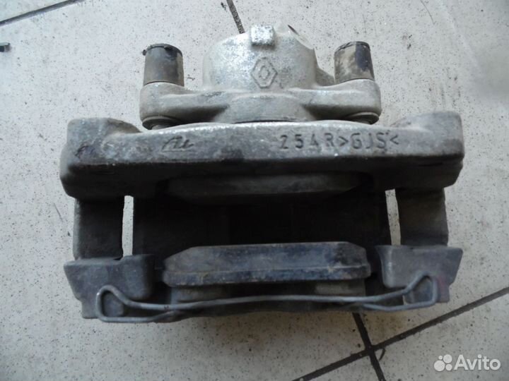 Суппорт тормозной передний правый Renault Duster 2