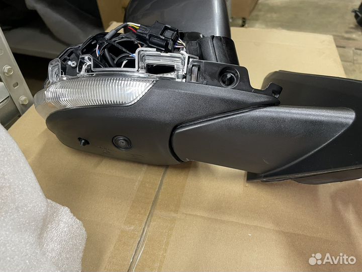 Зеркало правое с камерой Рено Аркана с накладкой