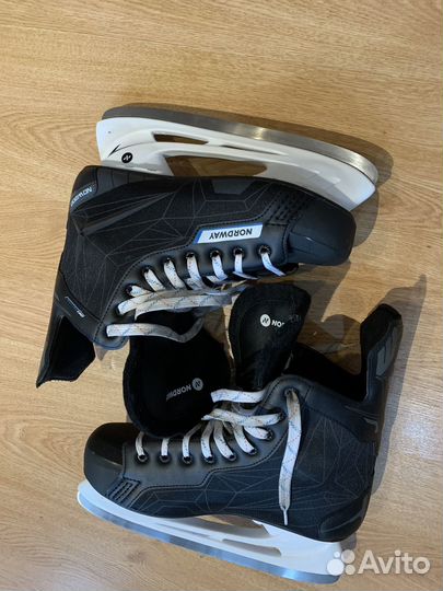 Коньки хоккейные 44 размер
