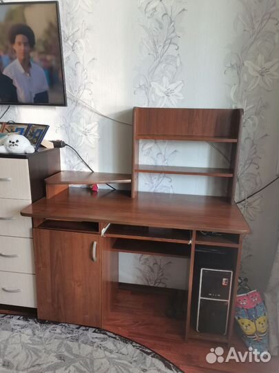 Компьютерный стол