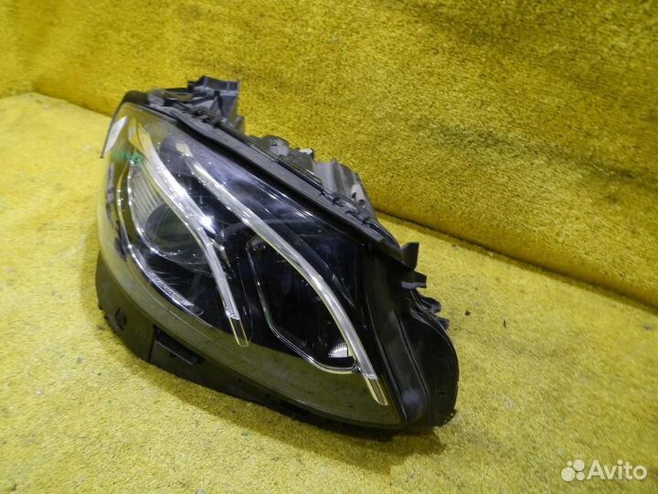 Фара правая Mercedes-Benz E-Class