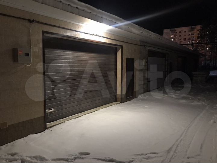 Гараж, > 30 м²