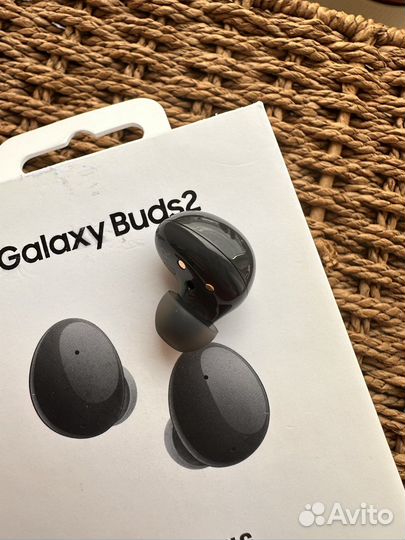 Правый наушник galaxy buds 2
