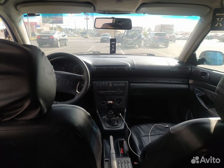 Audi A4 1.6 МТ, 1995, 320 000 км