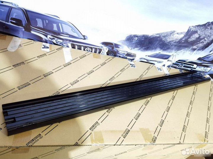 Пластина подножки левая Toyota Land Cruiser 200