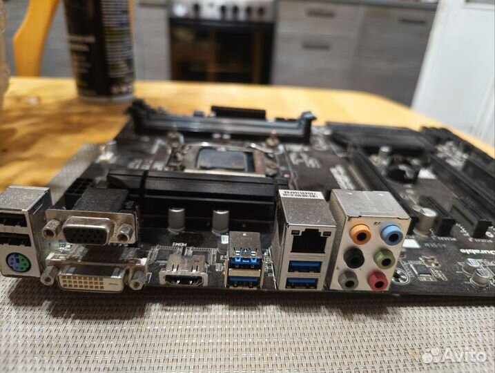Материнская плата 1155
