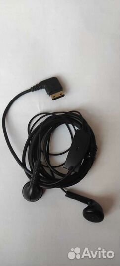 Проводные наушники