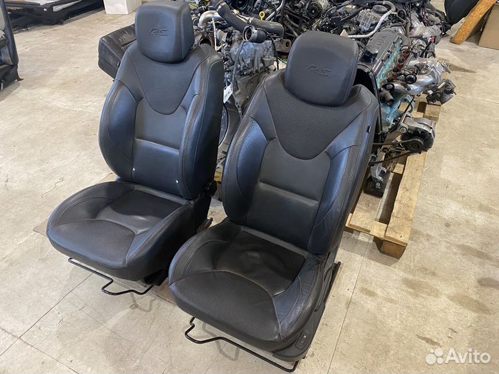 Передние сиденья renault clio rs 4