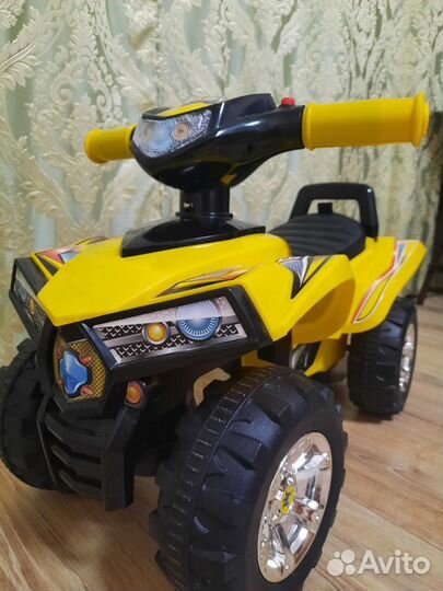 Квадроцикл каталка