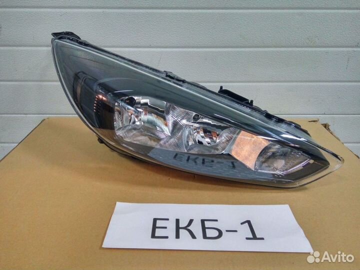 Фара правая Ford Focus 3 2011