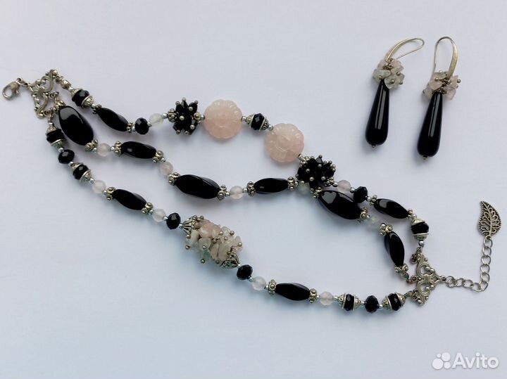 Браслет и серьги из чёрн. оникса и розов. кварца