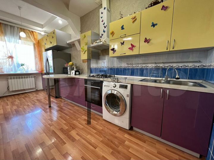 3-к. квартира, 100 м², 1/1 эт.