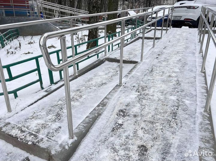 Перила на пандус