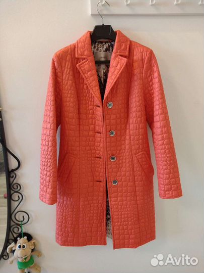 Утеплённый плащ Anna Verdi р.S