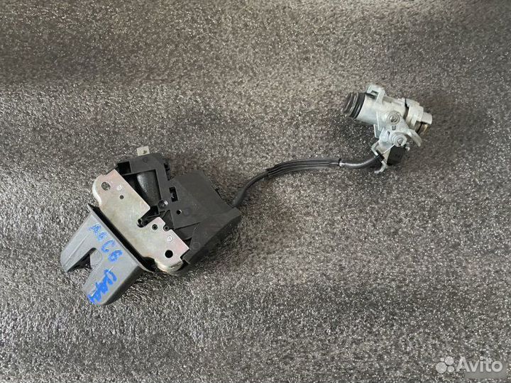 Замок багажника с личинкой Audi A6 С6 2.4L