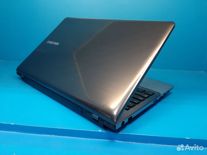 Ноутбук Samsung i3 SSD