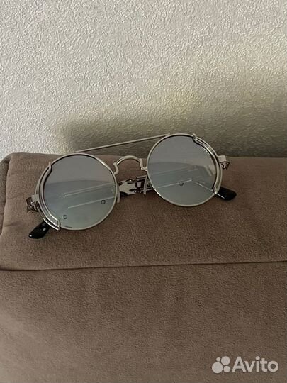 Очки солнцезащитные