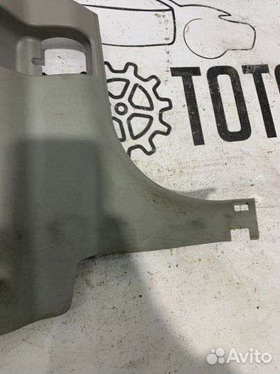 Накладка порога передняя правая Nissan X-Trail T30