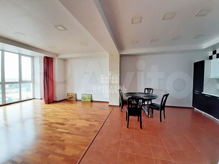 2-к. квартира, 83 м², 17/18 эт.