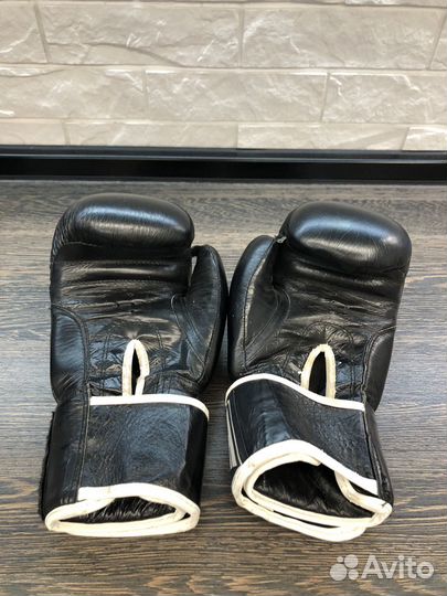 Боксерские перчатки clinch 8 oz