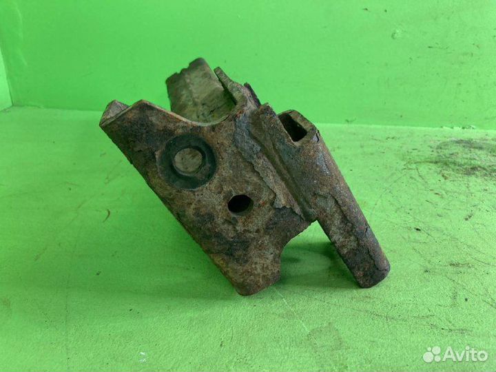 Кронштейн усилителя бампера mercedes-benz actros M