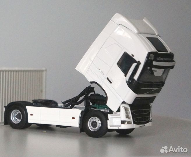 1/50 тягач Volvo FH04 WSI 1:50