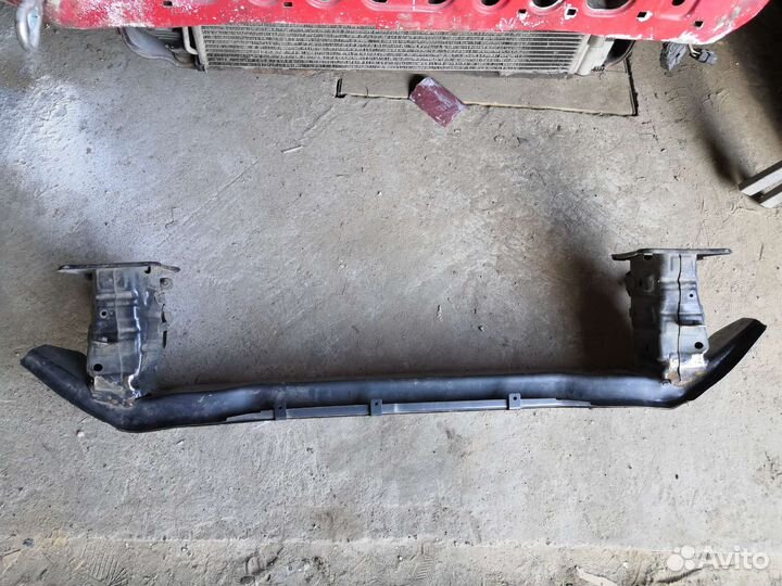 Усилитель переднего бампера ford focus 3