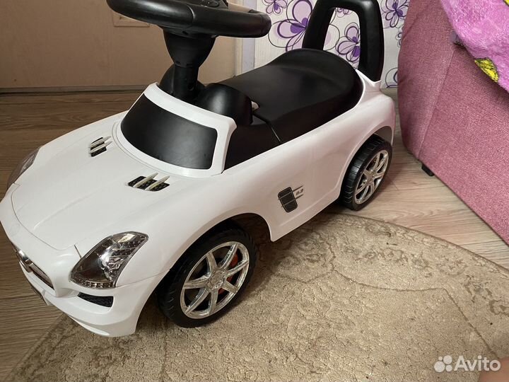 Машинка-каталка Mercedes