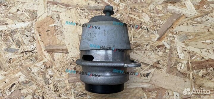 Подушка крепления двигателя левая Porsche Cayenne