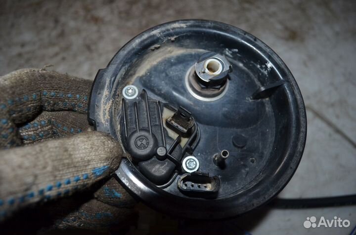 Бензонасос датчик уровня топлива BMW K 1300 R 2007