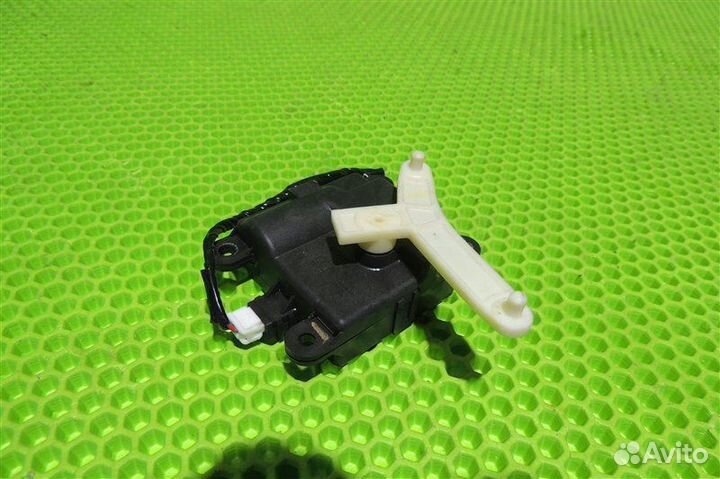 Сервопривод заслонки печки Nissan Serena FC26