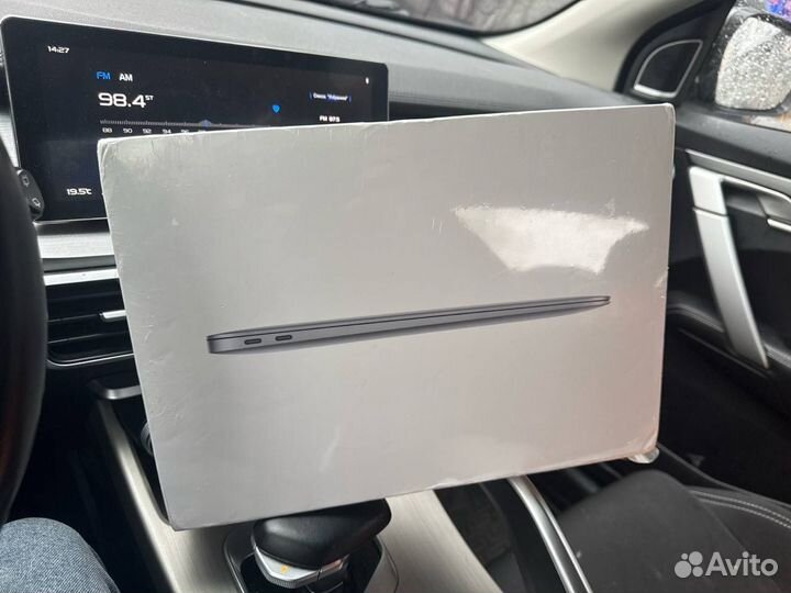 Macbook air 13 8/256 m1 space gray