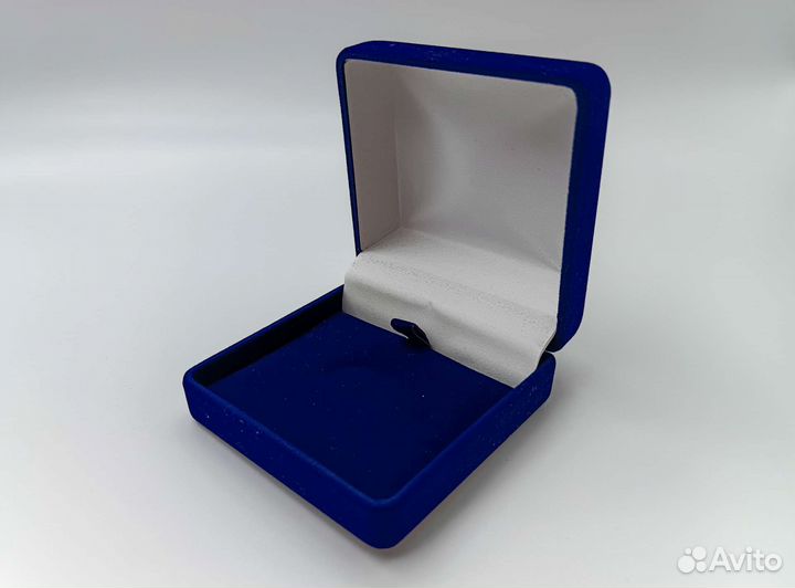 Коробочка подарочная бархатная 8 см