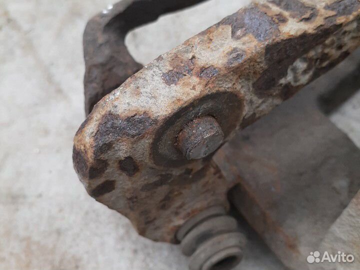 Суппорт тормозной Mitsubishi Galant 7