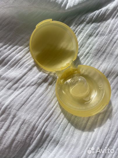 Накладки на грудь Medela новые+подгузники