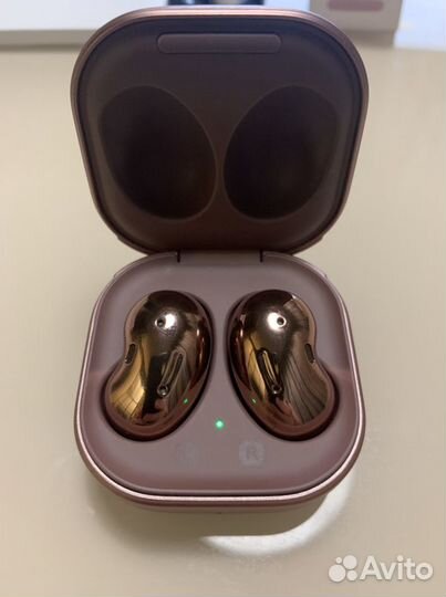 Беспроводные наушники samsung galaxy buds live