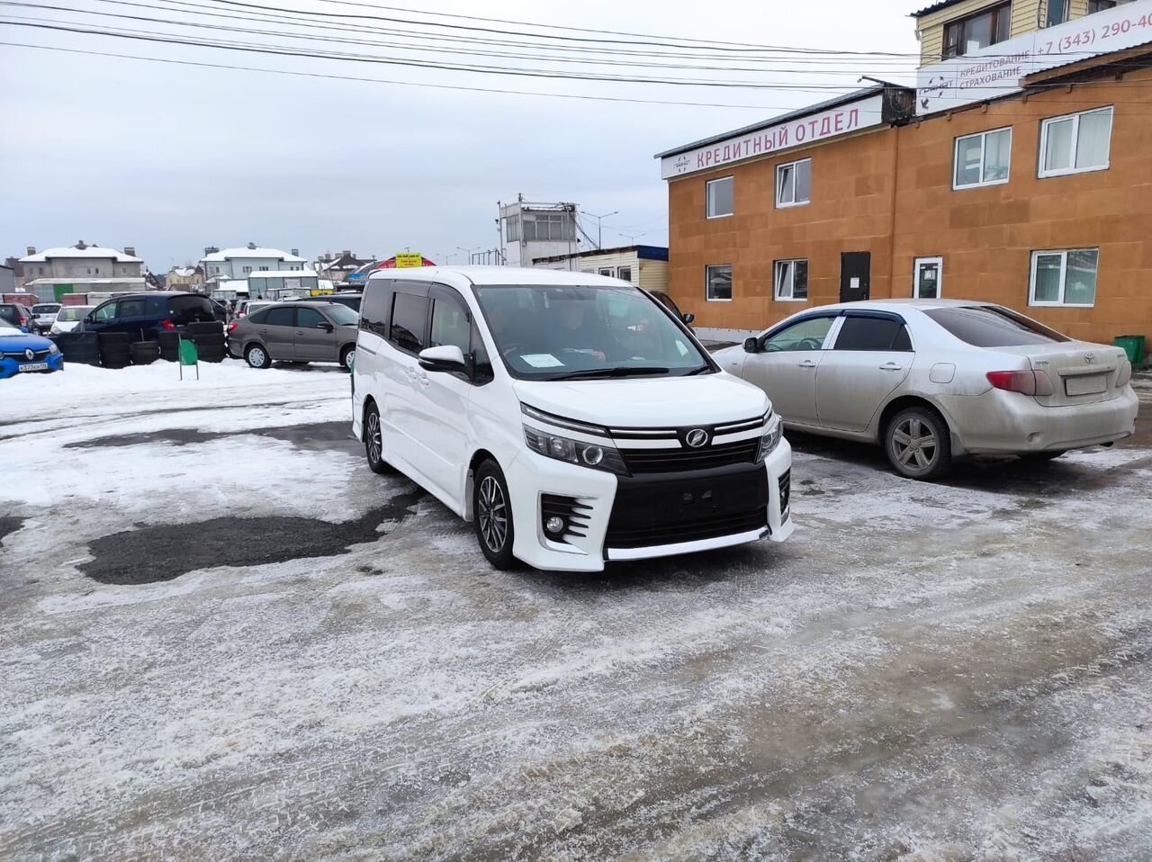 Toyota Voxy: фото владельца