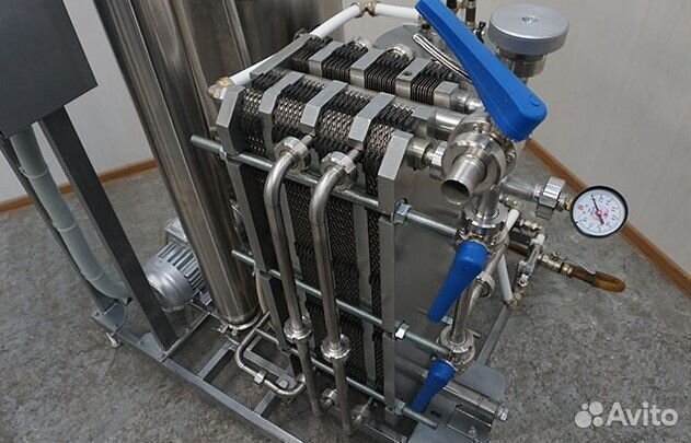 Проточный пастеризатор-охладитель молока