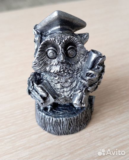 Статуэтка учёный совенок