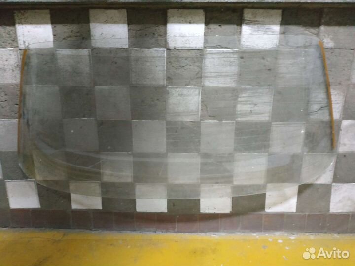 Заднее стеко для Mercedes Benz W123