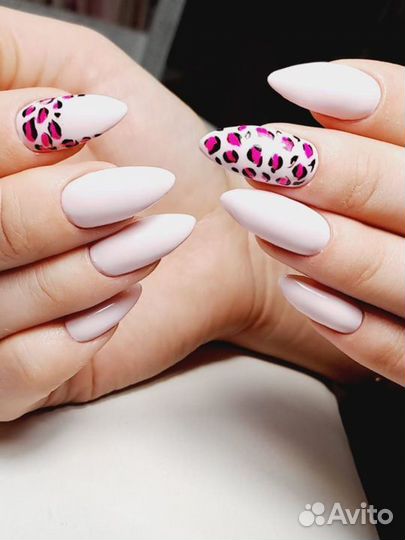 Маникюр с укреплением. Педикюр