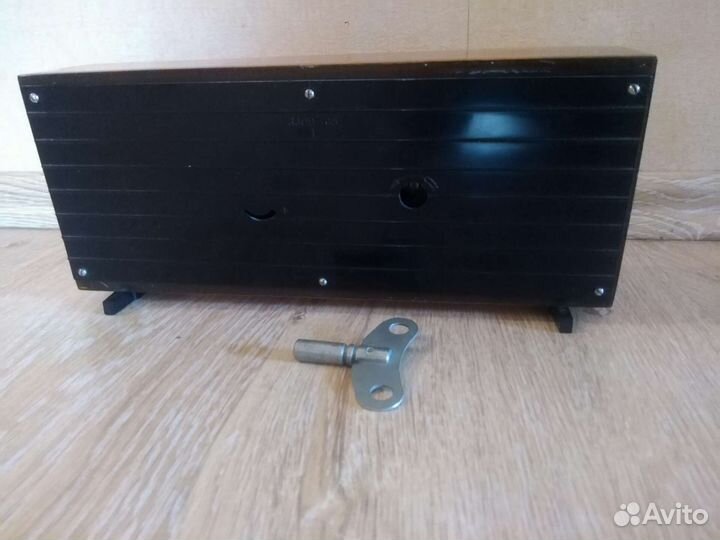 Часы Янтарь