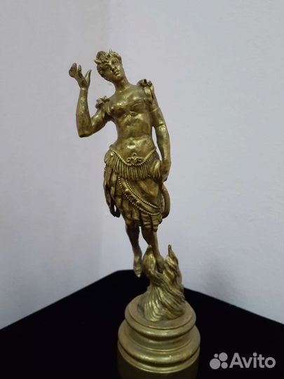 Бронзовая статуэтка
